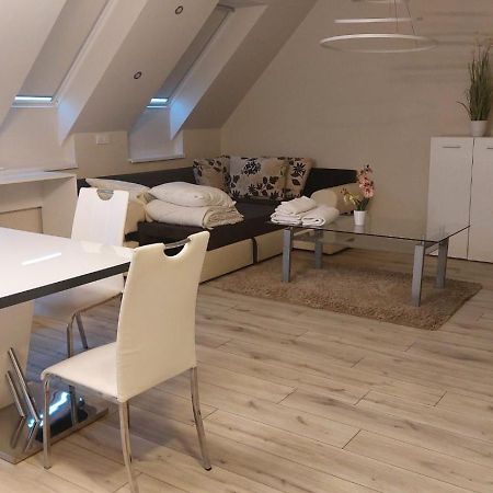 Apartament Hajnal Apartman Segedyn Zewnętrze zdjęcie