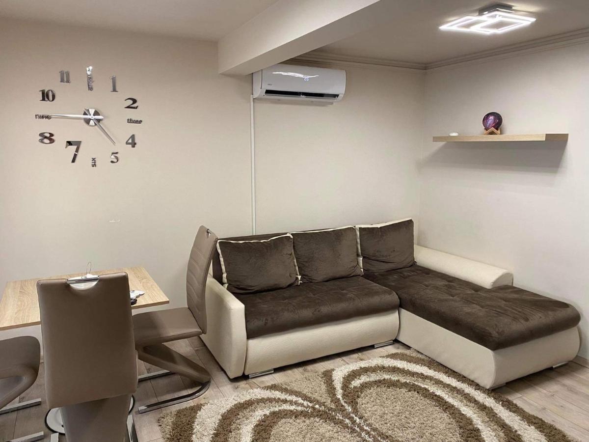 Apartament Hajnal Apartman Segedyn Zewnętrze zdjęcie