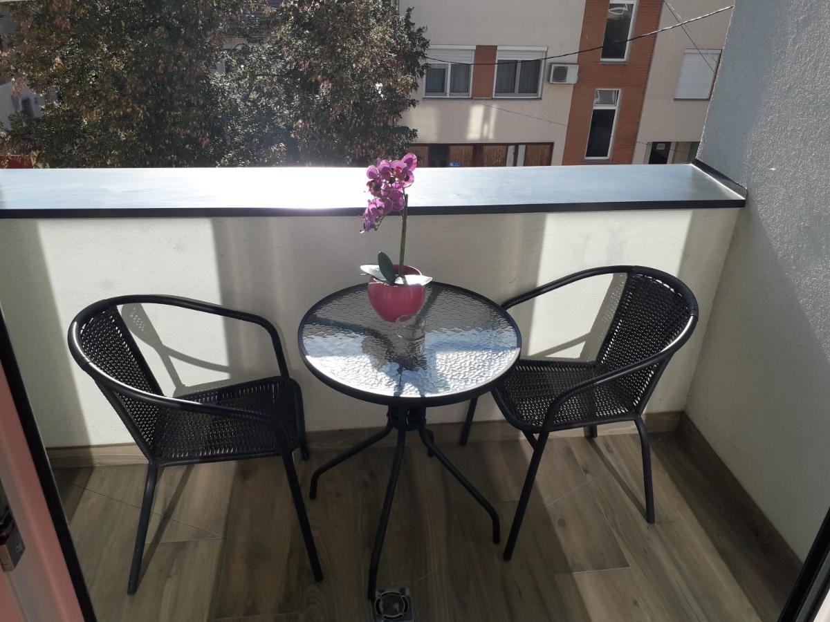 Apartament Hajnal Apartman Segedyn Zewnętrze zdjęcie