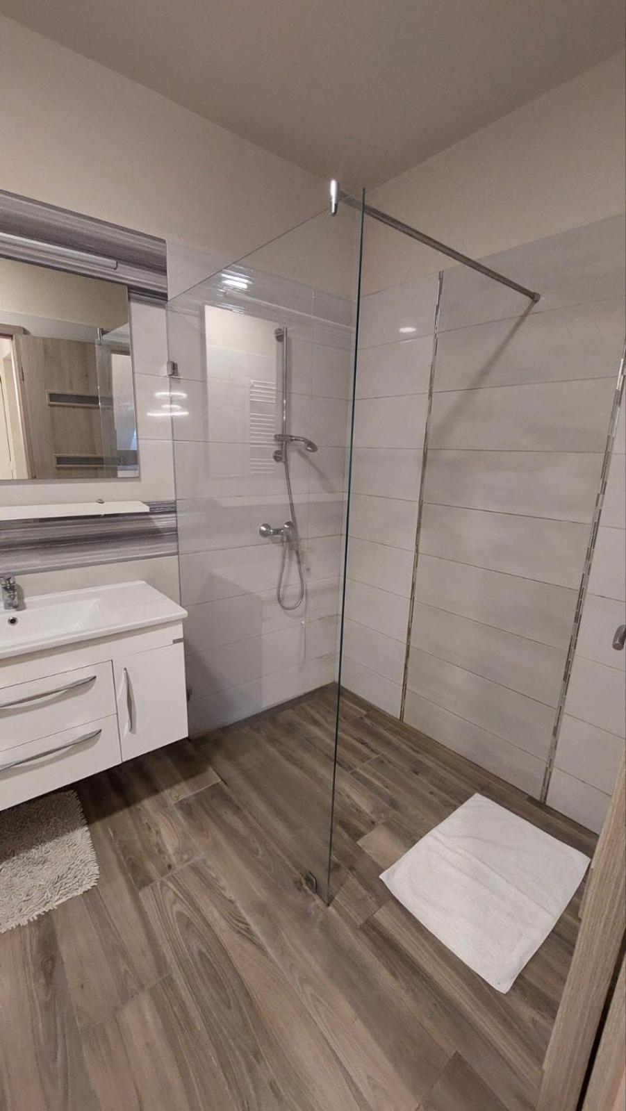 Apartament Hajnal Apartman Segedyn Zewnętrze zdjęcie