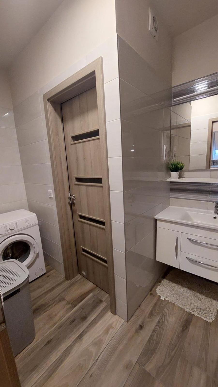 Apartament Hajnal Apartman Segedyn Zewnętrze zdjęcie